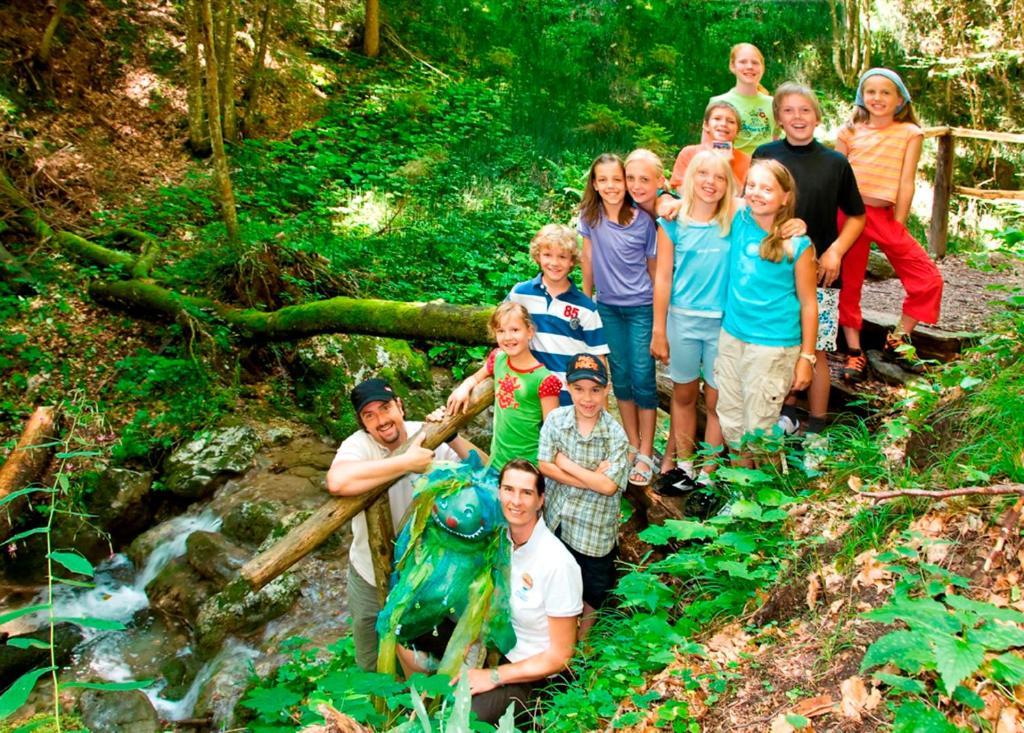 Familien- & Vitalhotel Auenhof Fulpmes Esterno foto