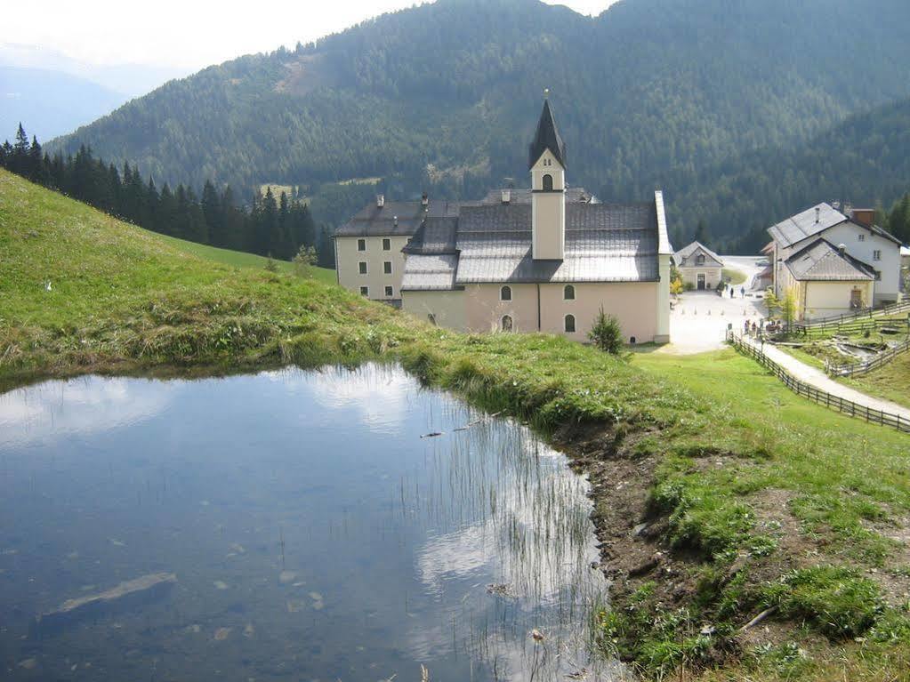 Familien- & Vitalhotel Auenhof Fulpmes Esterno foto